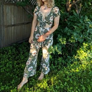 Green floweral two piece set